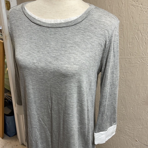 NWT Grey & White Contrast Sheer Bottom Tunic - Picture 9 of 13